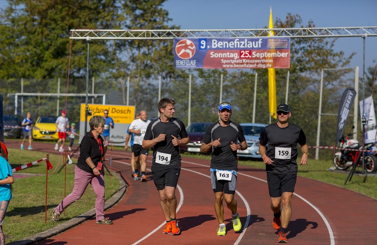 Bild vom 9. Benefizlauf im Jahr 2016. Dies ist das 136. Bild.